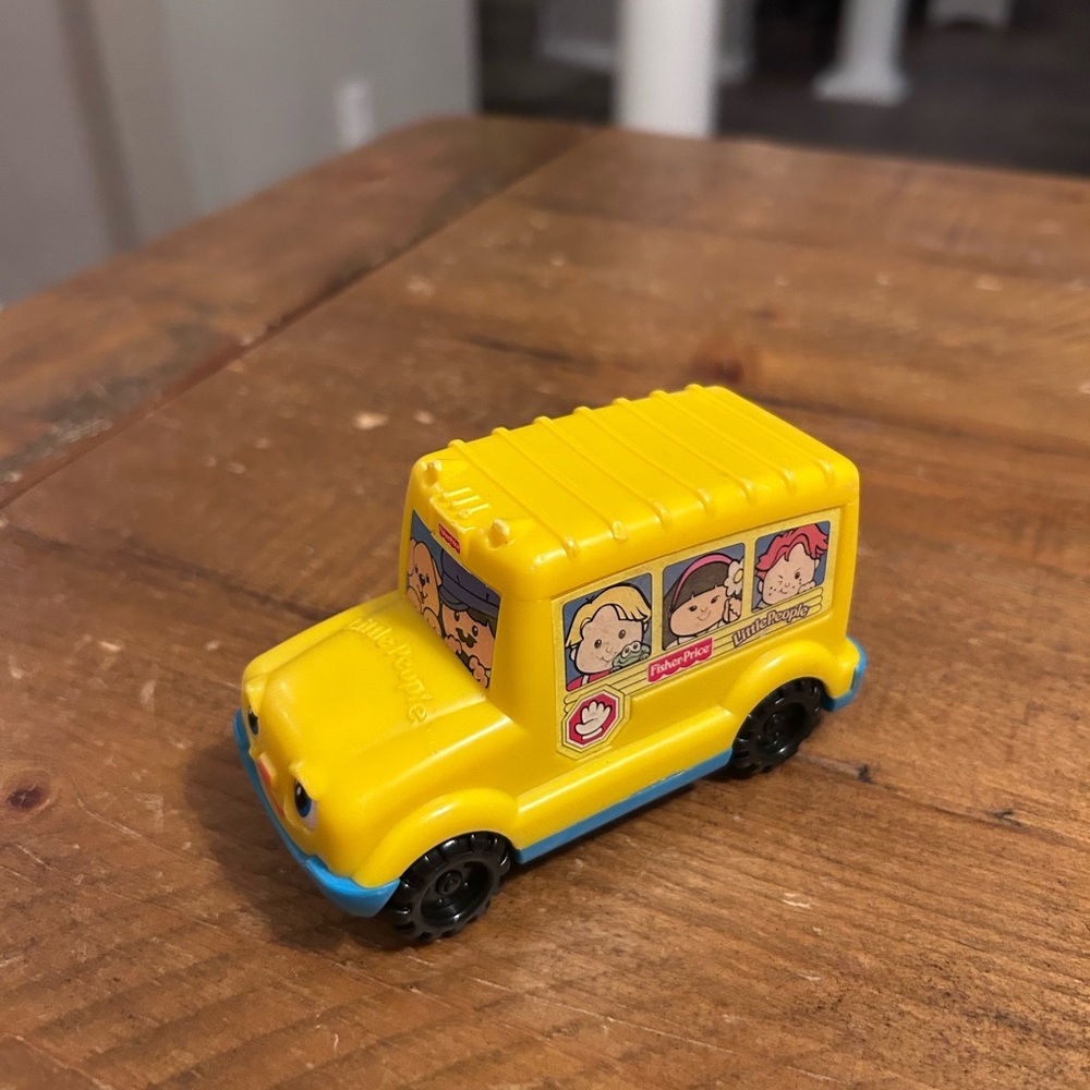 Fisher Price Little People Mini School Bus 2001 McDonalds Happy Meal Toy as is